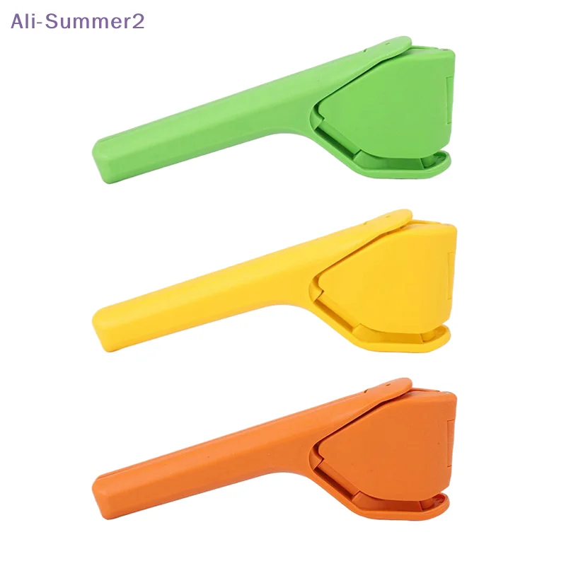 {Summer2} Lemon Squeezer Effortless Hand Citrus Press Food-grade Plastic Manual Juicer Squeezer For Lemon Lime Cirtus Orange
{Summer2} Lemon Squeezer Effortless Hand Citrus Press Food-grade Plastic Manual Juicer Squeezer For Lemon Lime Cirtus Orange
