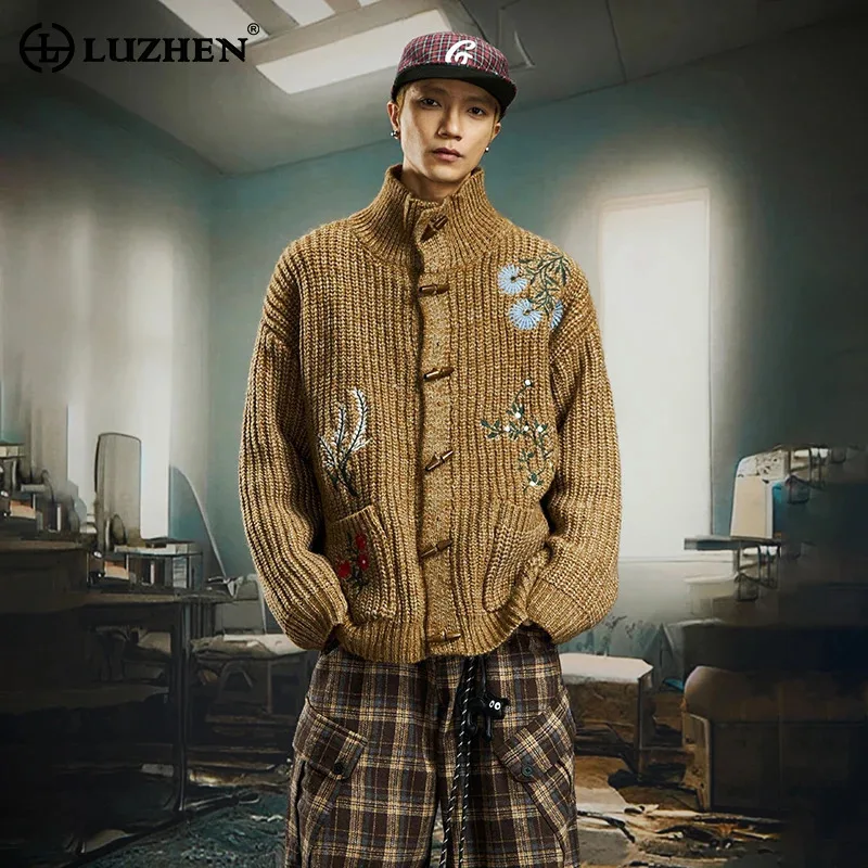 LUZHEN оригинальный нишевый дизайн с вышивкой, вязаная водолазка на пуговицах с коровьим рогом, мужской и женский уличный модный свитер JY5004
LUZHEN оригинальный нишевый дизайн с вышивкой, вязаная водолазка на пуговицах с коровьим рогом, мужской и женский уличный модный свитер JY5004
