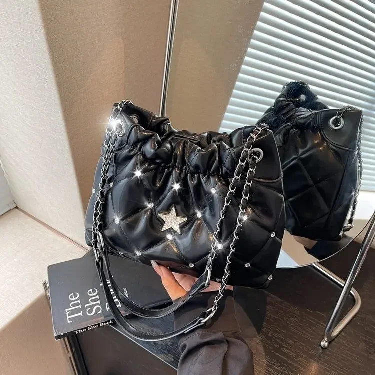 New Fashionable High-value Large-capacity Shoulder Oblique Span Bag Fashionable Trend Rhombus Chain Bag
New Fashionable High-value Large-capacity Shoulder Oblique Span Bag Fashionable Trend Rhombus Chain Bag