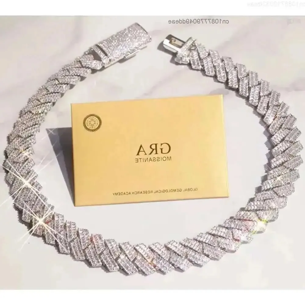 Hip Hop Jewelry 20mm 925 Sterling Silver Necklace Iced Out Vvs Baguette Moissanite Cuban Link Chain
Hip Hop Jewelry 20mm 925 Sterling Silver Necklace Iced Out Vvs Baguette Moissanite Cuban Link Chain