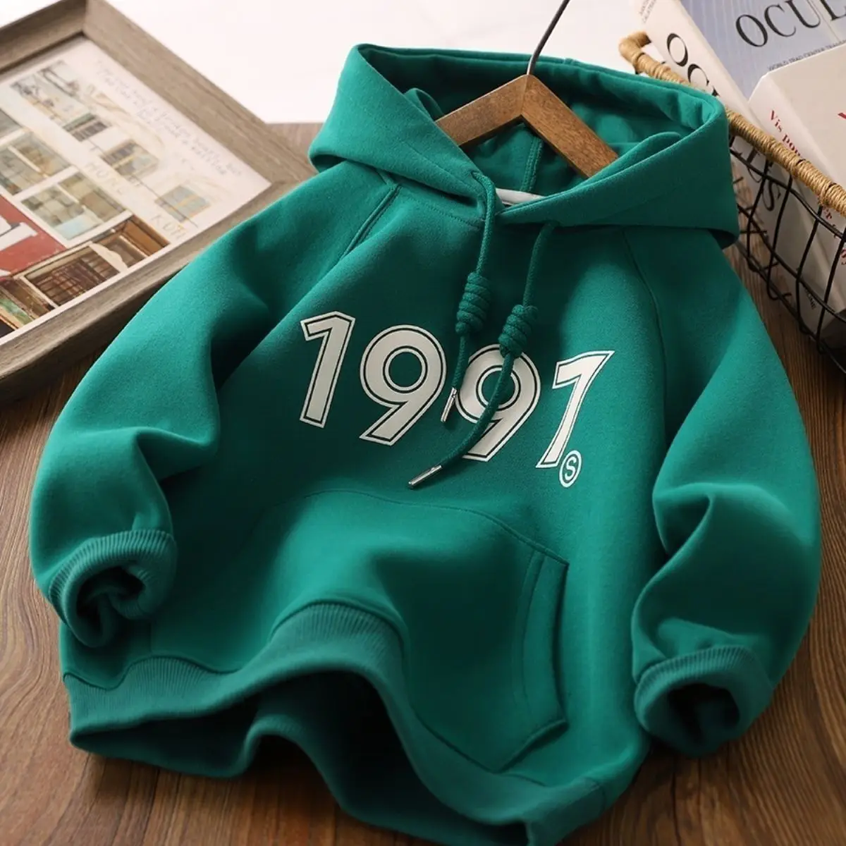 Boys and Girls' Sweater Hooded Spring and Autumn Korean Version Casual Sports Shirt New Teenage Pullover Sweater
Boys and Girls' Sweater Hooded Spring and Autumn Korean Version Casual Sports Shirt New Teenage Pullover Sweater
