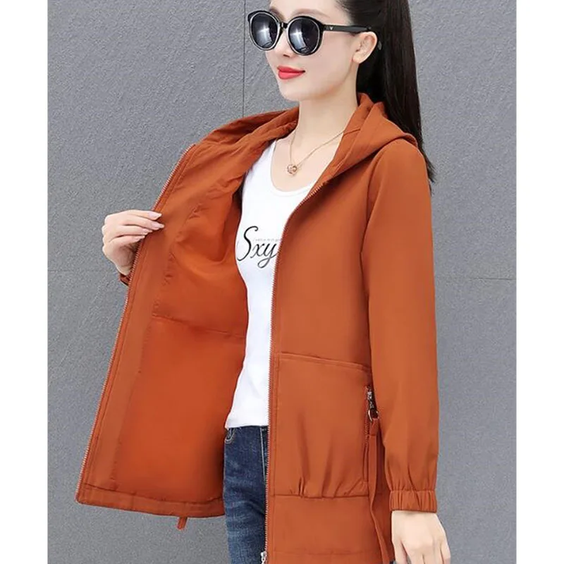 4XL Korean High-End 2024 New Spring Autumn Trench Coat Women Casual Hooded Windbreaker Female Overcoat All-Match Outwear Coats
4XL Korean High-End 2024 New Spring Autumn Trench Coat Women Casual Hooded Windbreaker Female Overcoat All-Match Outwear Coats