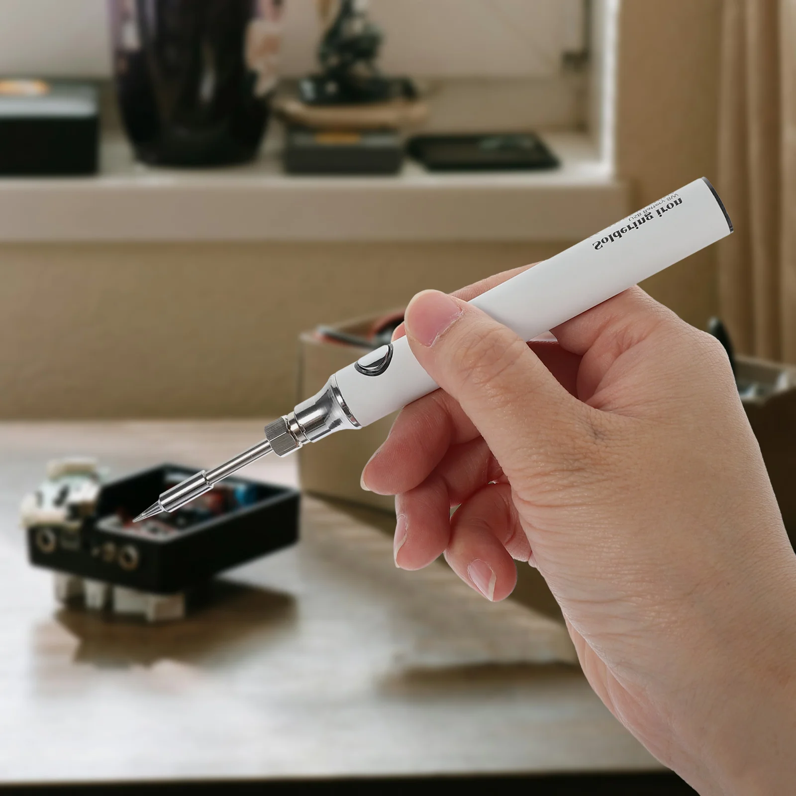 Mini Soldering Iron 5V USB Portable Cordless Electric Welding Pen DIY Home Tool Kit White Low Voltage Mini Small Soldering Set
Mini Soldering Iron 5V USB Portable Cordless Electric Welding Pen DIY Home Tool Kit White Low Voltage Mini Small Soldering Set
