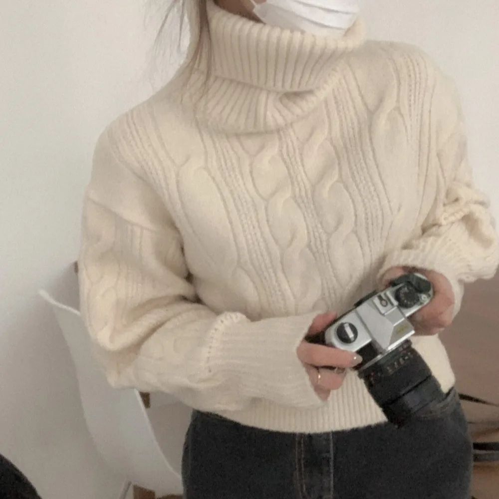 Утепленный вязаный свитер с высоким воротником и длинными рукавами, однотонный, в корейском стиле, женский теплый зимний топ, повседневный трикотаж
Утепленный вязаный свитер с высоким воротником и длинными рукавами, однотонный, в корейском стиле, женский теплый зимний топ, повседневный трикотаж