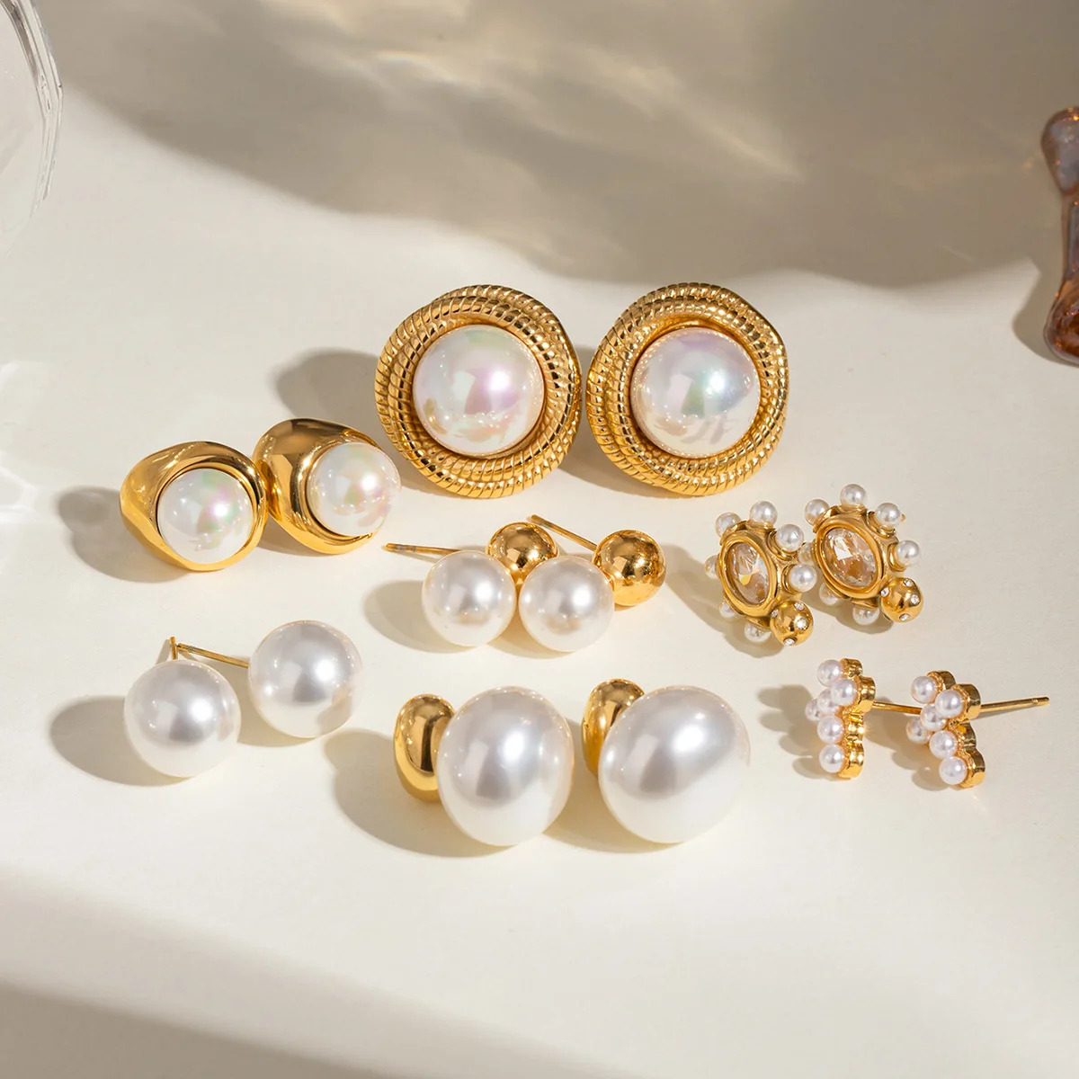 1 Pair of European and American Fashion Titanium Steel Pearl High-grade Earrings for Women Stainless Steel Jewelry Wholesale
1 Pair of European and American Fashion Titanium Steel Pearl High-grade Earrings for Women Stainless Steel Jewelry Wholesale