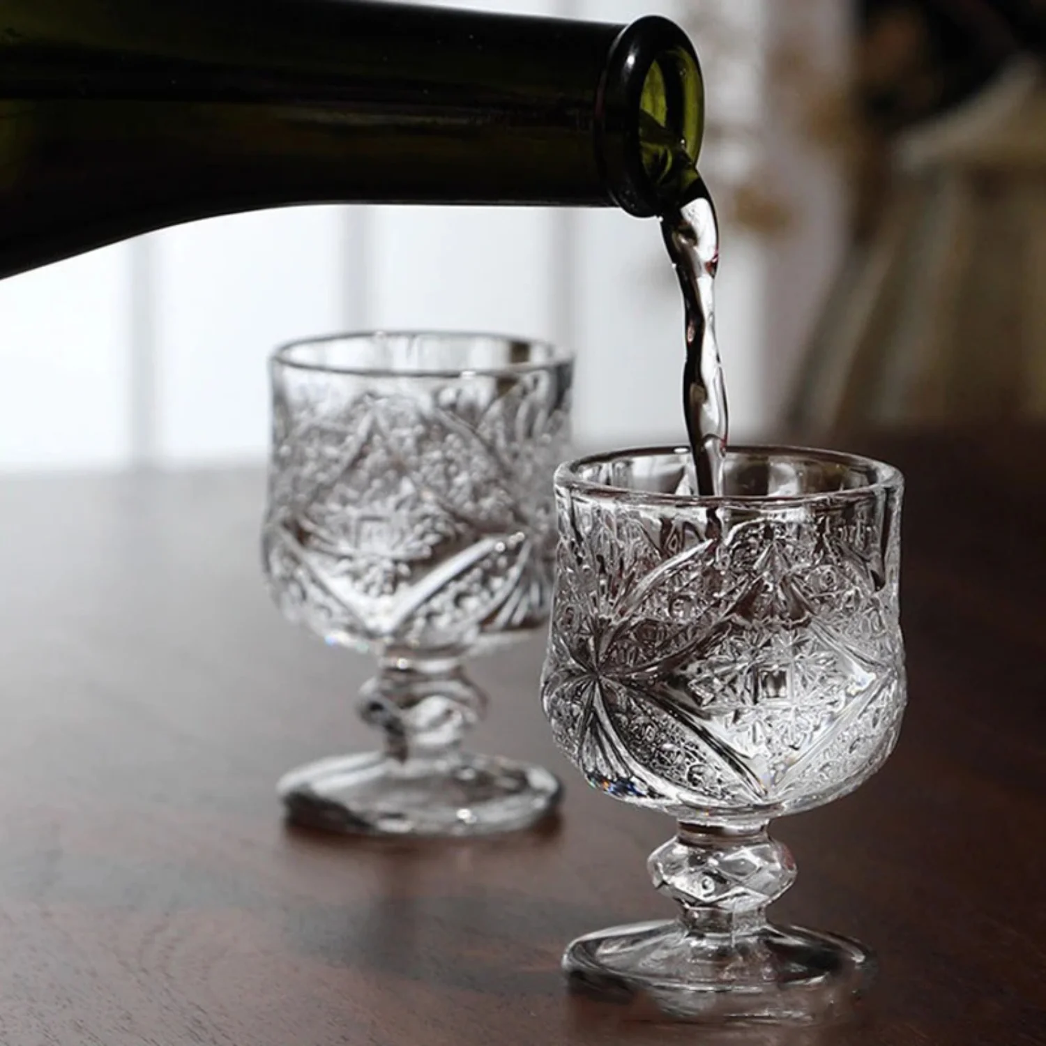 6pcs/set Engraved Glass Transparent Mini Wine Cup Set High Cup Glass Candlestick Small Wine Glass Wholesale Drinkware
6pcs/set Engraved Glass Transparent Mini Wine Cup Set High Cup Glass Candlestick Small Wine Glass Wholesale Drinkware