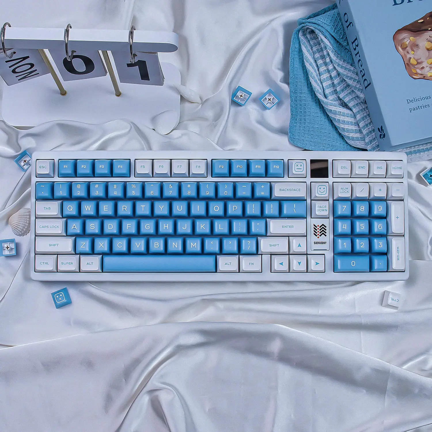 161 keys Sea Salt Cream Keycaps SA Profile Double Shot keycaps Blue For MX Switches Mechanical Keyboard Game ISO Keys
161 keys Sea Salt Cream Keycaps SA Profile Double Shot keycaps Blue For MX Switches Mechanical Keyboard Game ISO Keys
