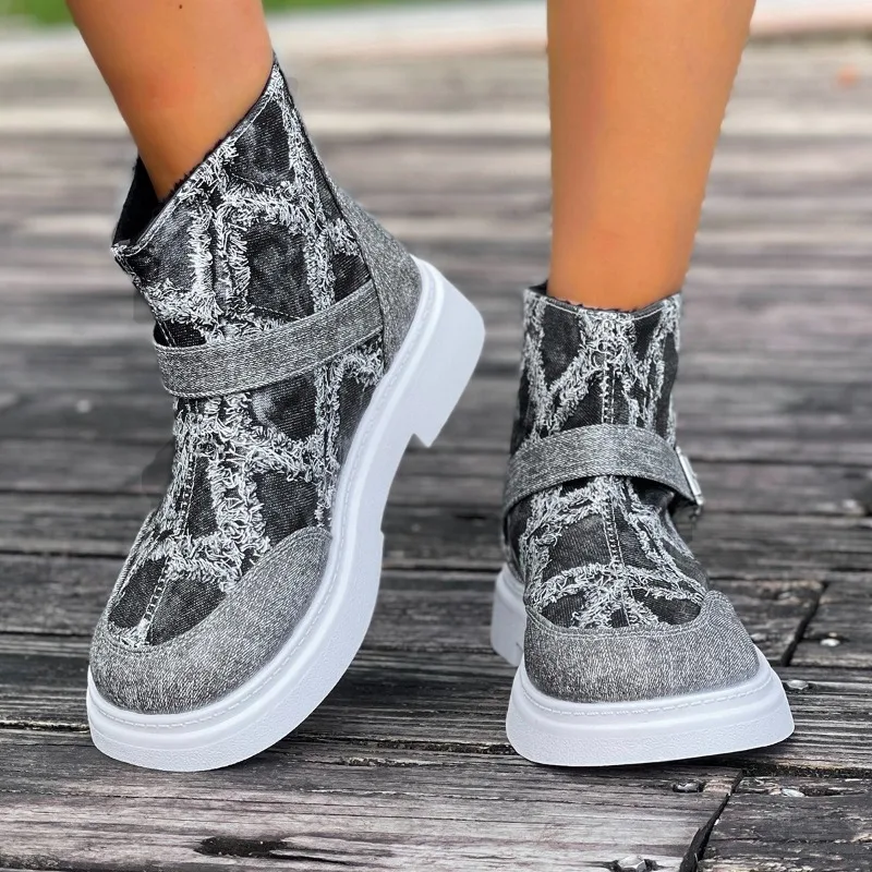 Block Heel Short Thigh Boots Women's Fashion Round Toe Sleeve Denim Platform Non-Slip Wear-Resistant Single Boots
Block Heel Short Thigh Boots Women's Fashion Round Toe Sleeve Denim Platform Non-Slip Wear-Resistant Single Boots