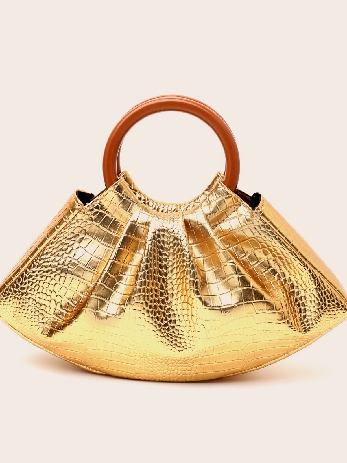 New Handbag Fashionable and Pleated Style Cloud Dinner Bag Women's Evening Bag
New Handbag Fashionable and Pleated Style Cloud Dinner Bag Women's Evening Bag