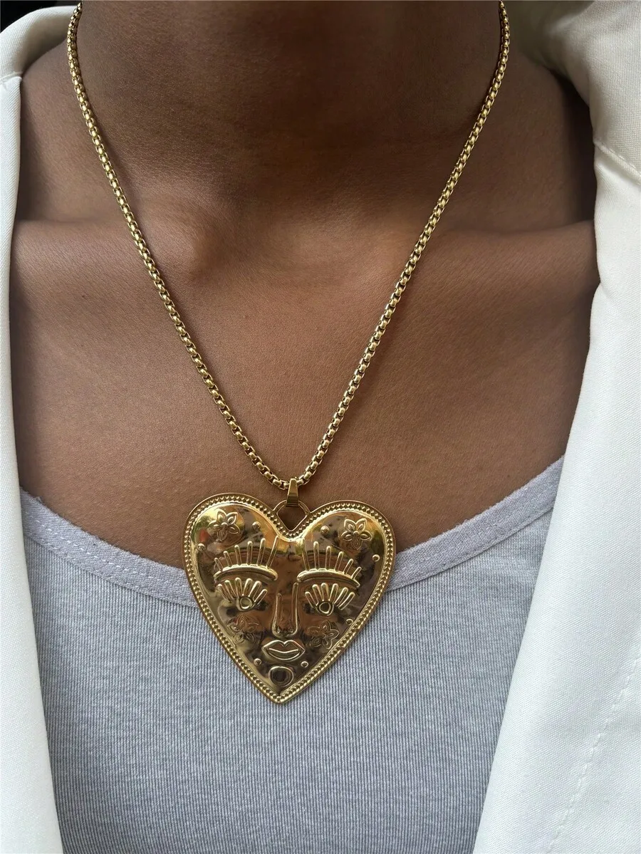 Exaggerated Heart Face Sun Pendant Necklace Stainless Steel Fashion Jewelry
Exaggerated Heart Face Sun Pendant Necklace Stainless Steel Fashion Jewelry