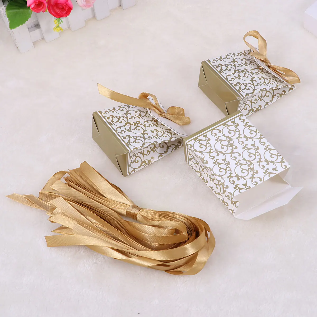 50 Pcs Wedding Candy Boxes Golden European Favor Gift Boxes for Party Decorative Craft Chocolate Storage
50 Pcs Wedding Candy Boxes Golden European Favor Gift Boxes for Party Decorative Craft Chocolate Storage