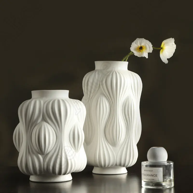 Modern Simple White Matte Ceramic Vase Living Room Decoration Desktop Flower Arrangement Vases Ornament Home Accessories Relief
Modern Simple White Matte Ceramic Vase Living Room Decoration Desktop Flower Arrangement Vases Ornament Home Accessories Relief