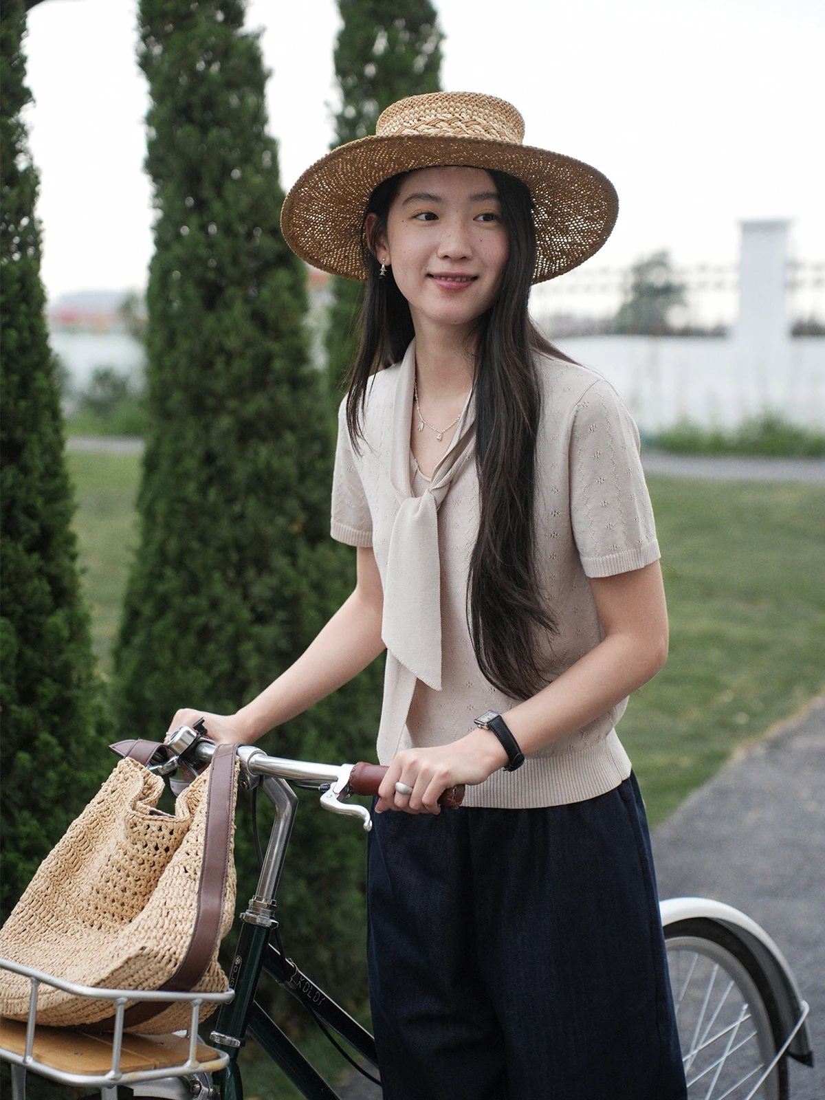 Botanique Silk Cotton Hollow Pattern Knitted Short Sleeve Women's Casual Loose Fit Top with Tie Spring Season Fashion
Botanique Silk Cotton Hollow Pattern Knitted Short Sleeve Women's Casual Loose Fit Top with Tie Spring Season Fashion