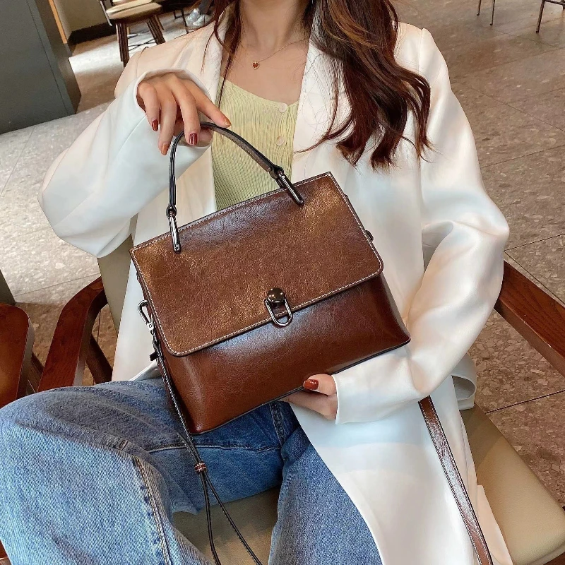 Fashion Women's Single Shoulder Bag Oil Wax Cowhide Versatile Crossbody Ladies Simple Large Capacity Purses and Handbags
Fashion Women's Single Shoulder Bag Oil Wax Cowhide Versatile Crossbody Ladies Simple Large Capacity Purses and Handbags
