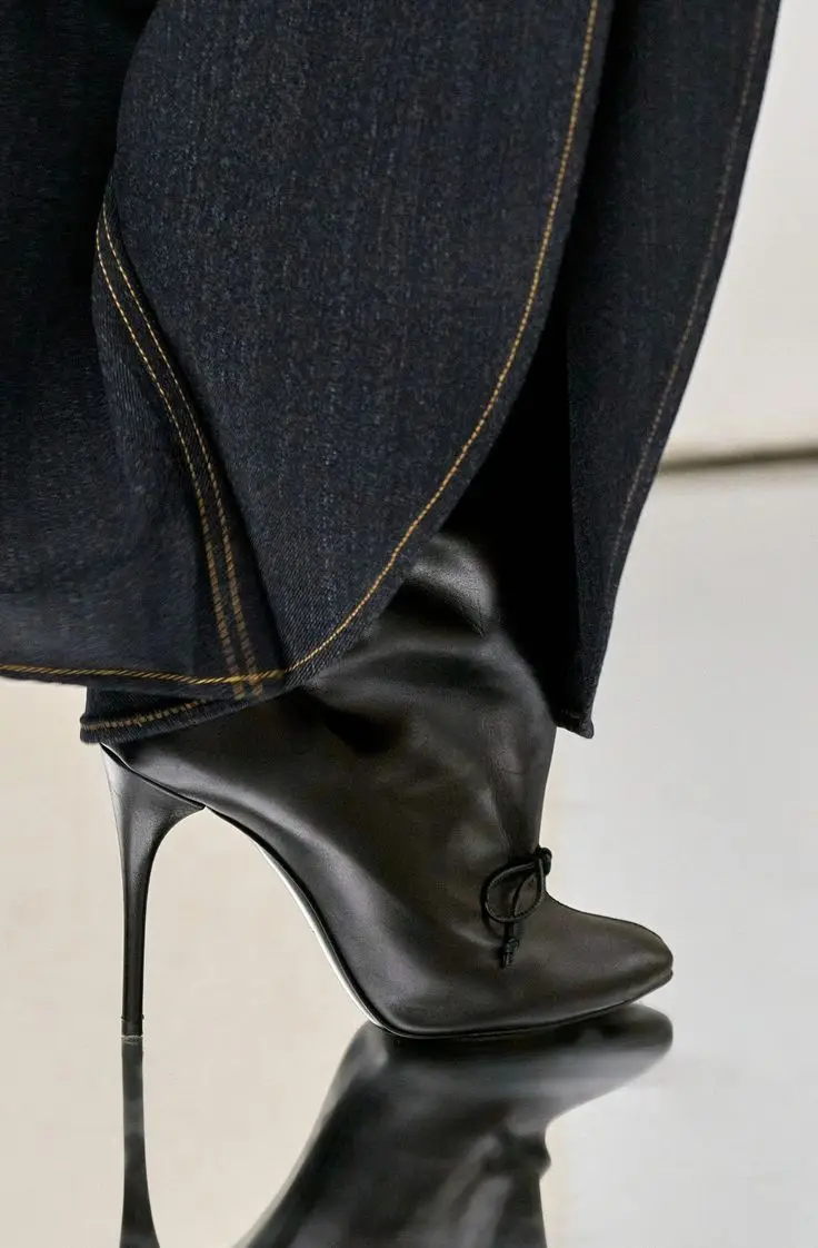 Black Leather Round Toe Bow Mid Calf Boots Pull on High Heels Luxury Designer Short Boot Big Size Runway Women's Sexy Shoes
Black Leather Round Toe Bow Mid Calf Boots Pull on High Heels Luxury Designer Short Boot Big Size Runway Women's Sexy Shoes