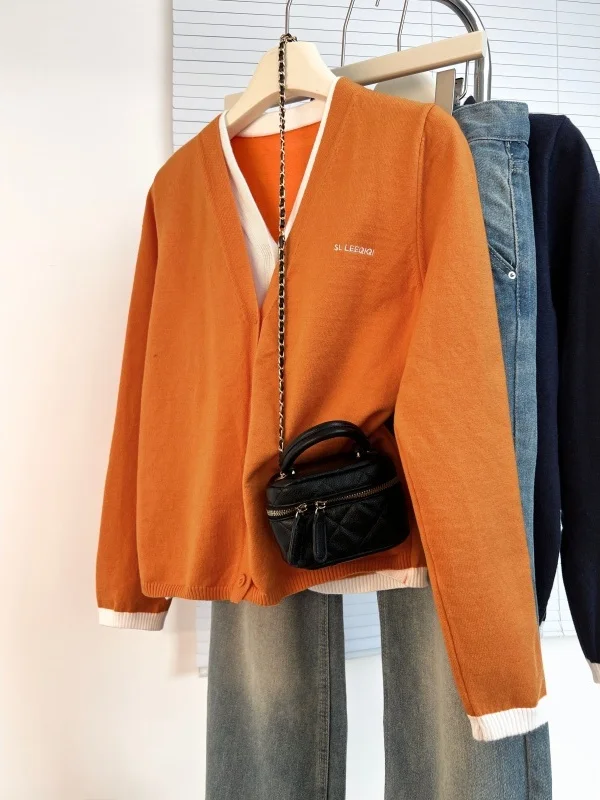 Pumpkin Orange V-Neck Knitted Open Cardigan Women's Spring New plus Size Fat MM Fake Two-Piece Top Loose Fit Korean Style
Pumpkin Orange V-Neck Knitted Open Cardigan Women's Spring New plus Size Fat MM Fake Two-Piece Top Loose Fit Korean Style