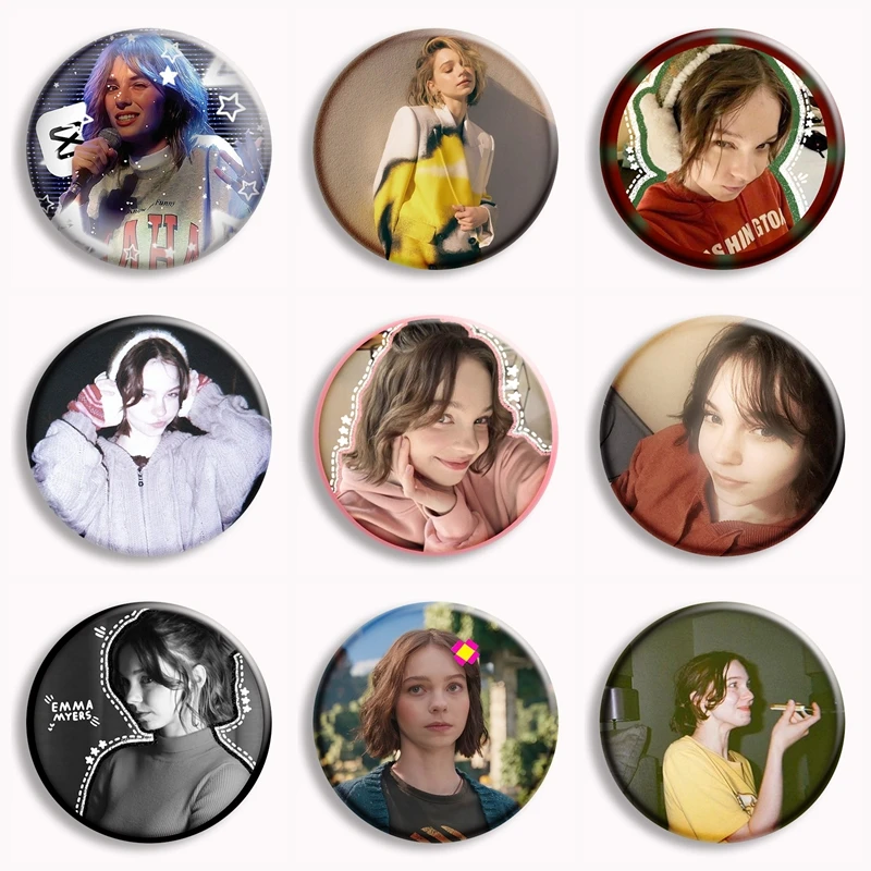 Emma Myers Aesthetic Soft Button Pin Hot Singer Brooches Badge Bag Accessories Jewelry Fans Collect Friends Gifts
Emma Myers Aesthetic Soft Button Pin Hot Singer Brooches Badge Bag Accessories Jewelry Fans Collect Friends Gifts