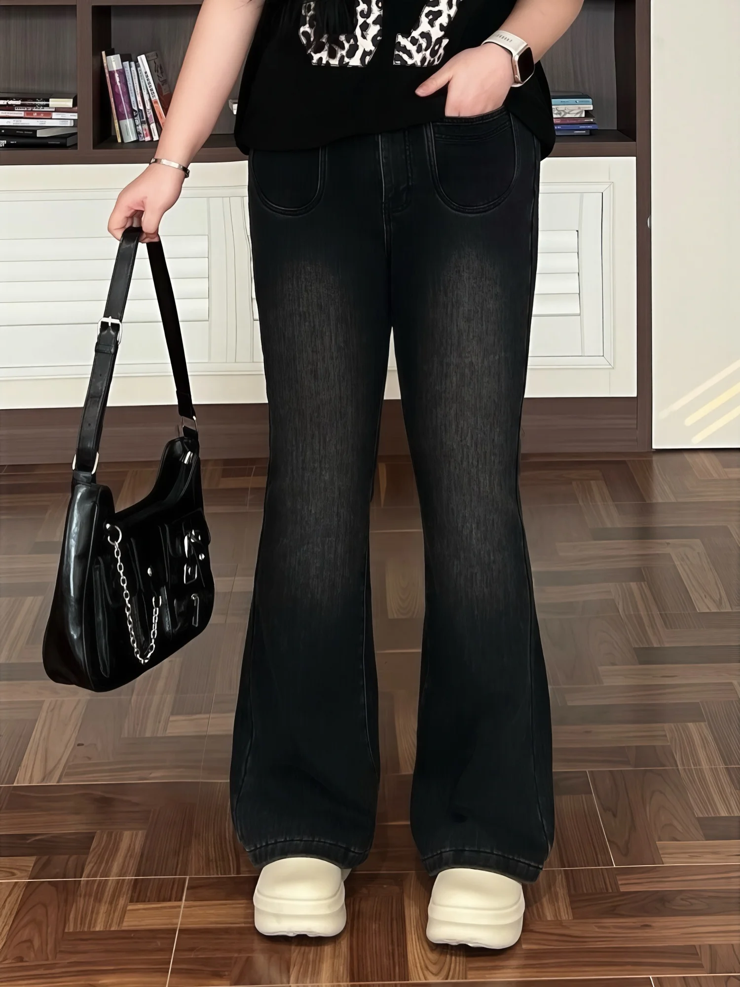 Женские джинсы больших размеров с высокой талией, на подкладке, модные расклешенные, для повседневной носки, осенне-зимние, из смесового хлопка
Женские джинсы больших размеров с высокой талией, на подкладке, модные расклешенные, для повседневной носки, осенне-зимние, из смесового хлопка