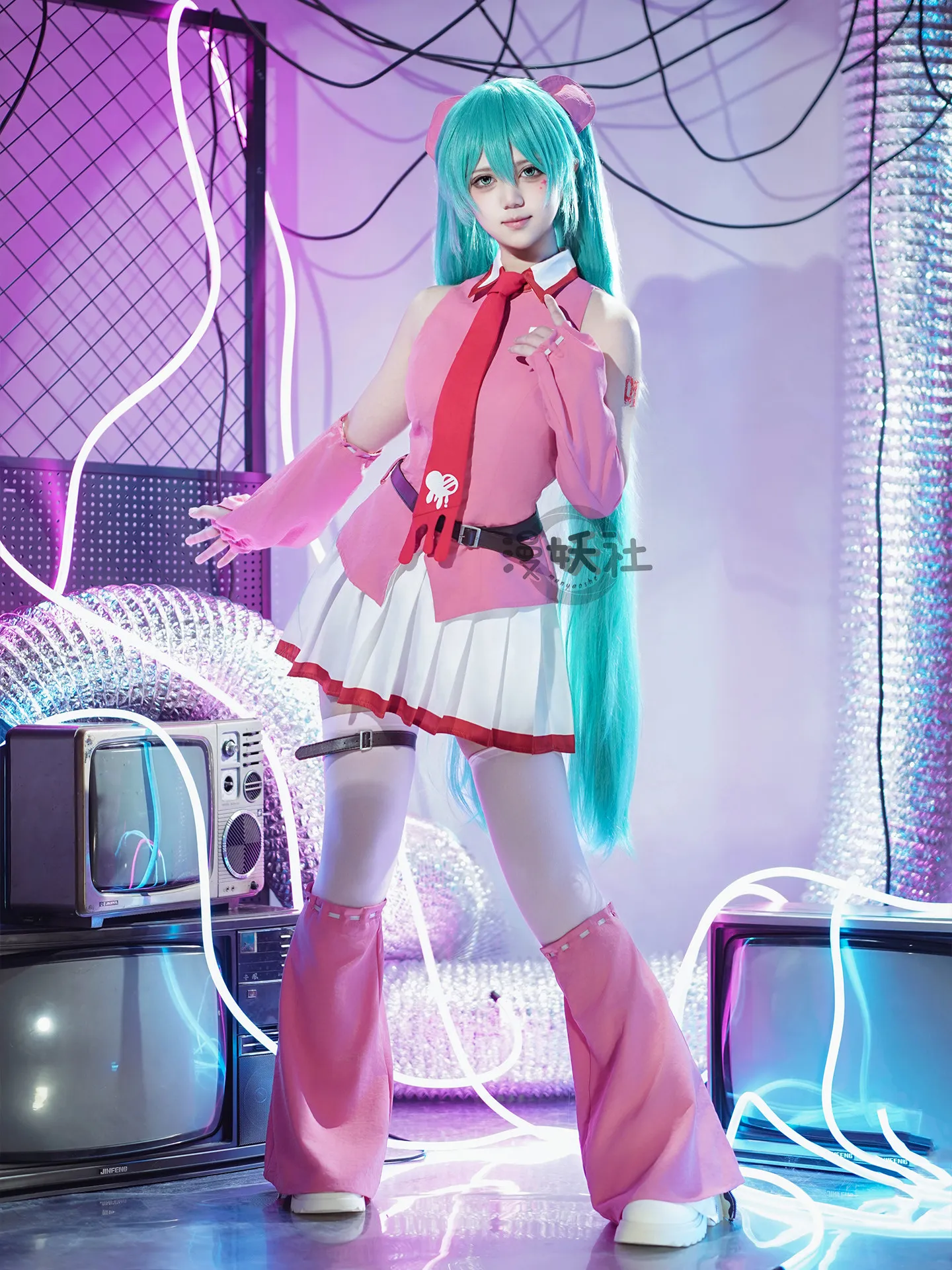 Mikuu Cosplay Costume Bear Collaboration Pink Maid Dress Halloween Carnival Outfit
Mikuu Cosplay Costume Bear Collaboration Pink Maid Dress Halloween Carnival Outfit