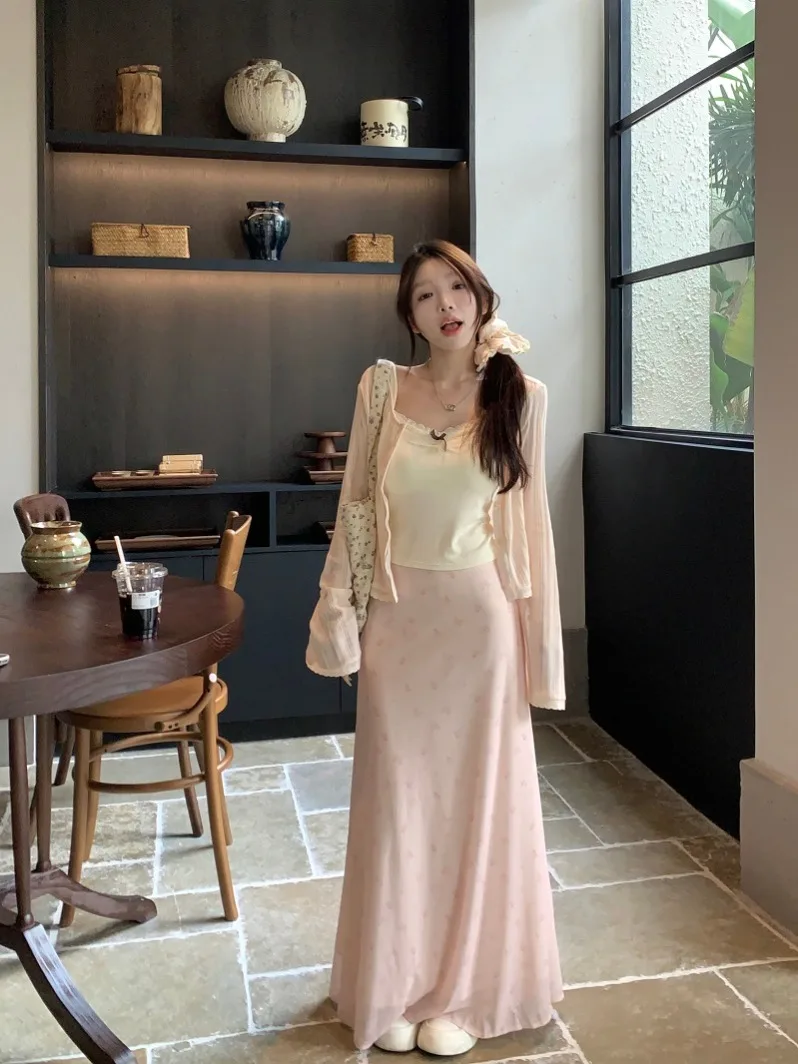 Kumikumi Women's Summer Knitted Long Sleeve Open Cardigan Vest Strap Set Three-Piece Set Soft Style Inner Wear with Skirt
Kumikumi Women's Summer Knitted Long Sleeve Open Cardigan Vest Strap Set Three-Piece Set Soft Style Inner Wear with Skirt