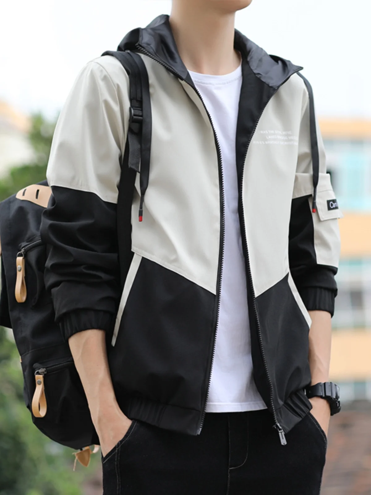 Мужская модная куртка с капюшоном, повседневная, теплая, весенняя, новая, в стиле колор-блок, на молнии, с длинными рукавами, из полиэстера, в городском стиле
Мужская модная куртка с капюшоном, повседневная, теплая, весенняя, новая, в стиле колор-блок, на молнии, с длинными рукавами, из полиэстера, в городском стиле