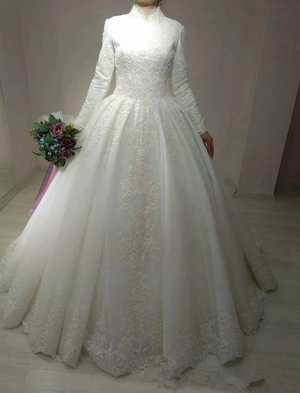 Muslim Arabic A-Line Wedding Dresses For Women Long Sleeves Lace Appliques Bridal Gowns High Neck Tulle Vestidos De Novia
Muslim Arabic A-Line Wedding Dresses For Women Long Sleeves Lace Appliques Bridal Gowns High Neck Tulle Vestidos De Novia
