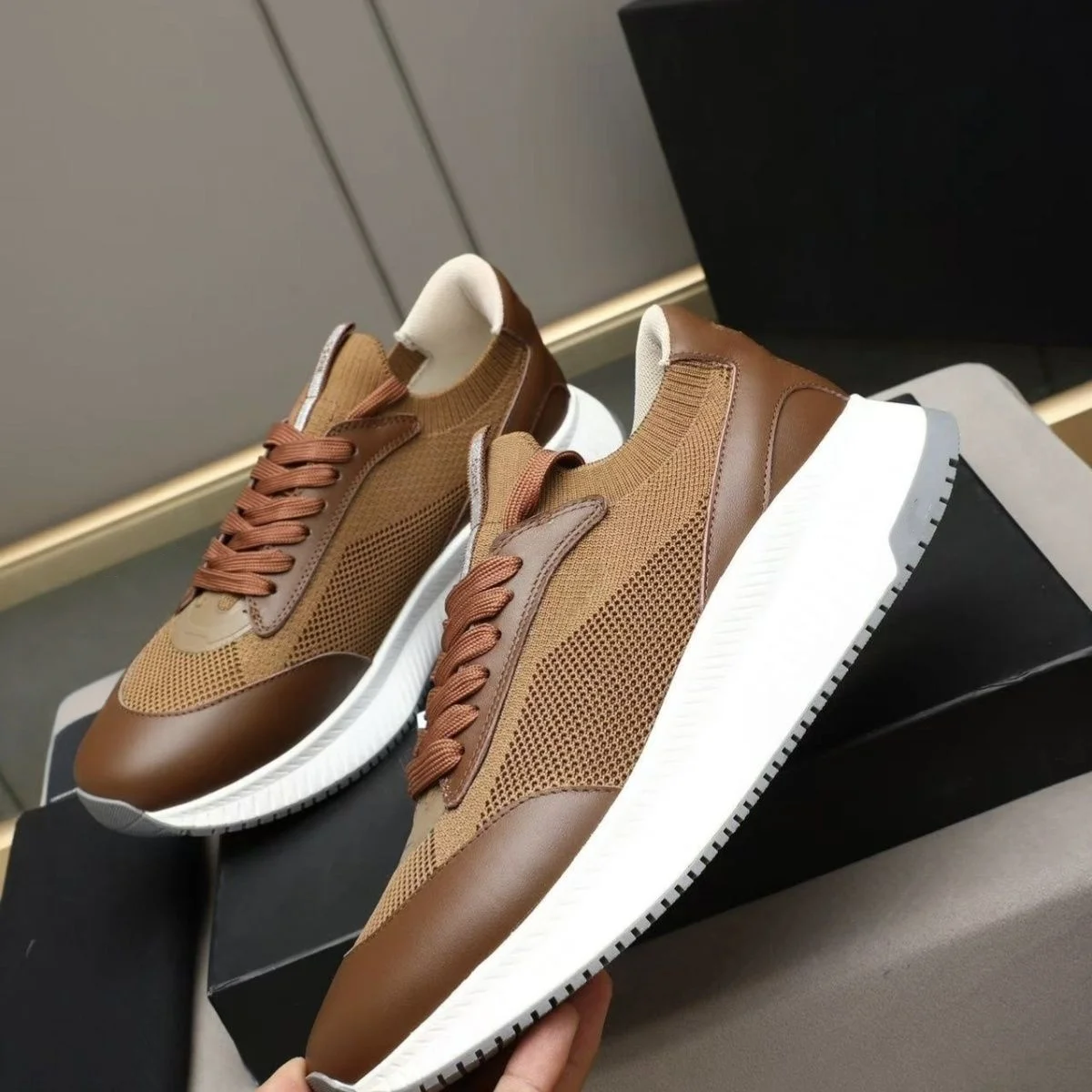 Summer Hot Selling Men's Shoes Casual Sports Shoes Outdoor Hiking Running Shoes Mesh Shoes Versatile Business Casual Style Gifts
Summer Hot Selling Men's Shoes Casual Sports Shoes Outdoor Hiking Running Shoes Mesh Shoes Versatile Business Casual Style Gifts