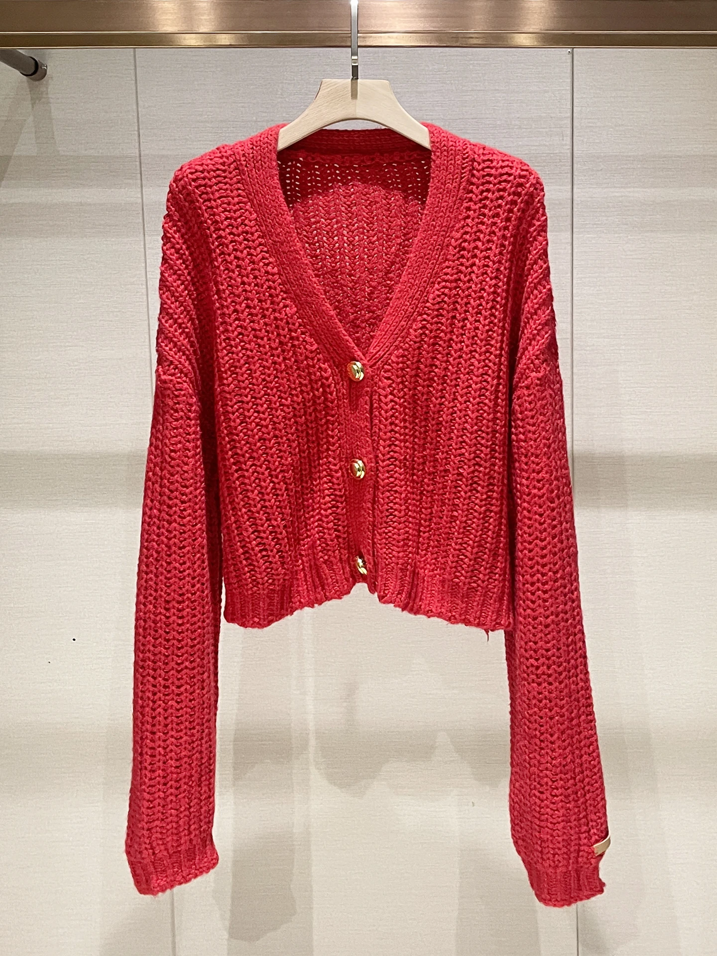 Уникальный антивозрастной зимний вязаный свитер V-Ne Long Sve красный женский кардиган на одной пуговице удобный дышащий повседневный
Уникальный антивозрастной зимний вязаный свитер V-Ne Long Sve красный женский кардиган на одной пуговице удобный дышащий повседневный