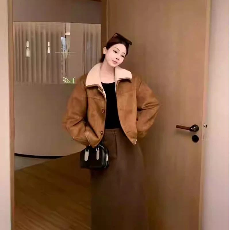 Lamb Fur Thickened Outerwear Women's Style High Quality Comfortable Warm Coat Quality Leather Sheepskin Jacket Long Sleeve
Lamb Fur Thickened Outerwear Women's Style High Quality Comfortable Warm Coat Quality Leather Sheepskin Jacket Long Sleeve