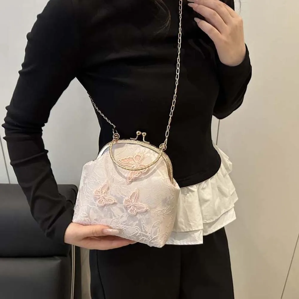 Trendy Versatile Chinese Style Handbag Mesh Butterfly Large Capacity Embroidered Purses Luxury Polyester Cheongsam Bag Travel
Trendy Versatile Chinese Style Handbag Mesh Butterfly Large Capacity Embroidered Purses Luxury Polyester Cheongsam Bag Travel