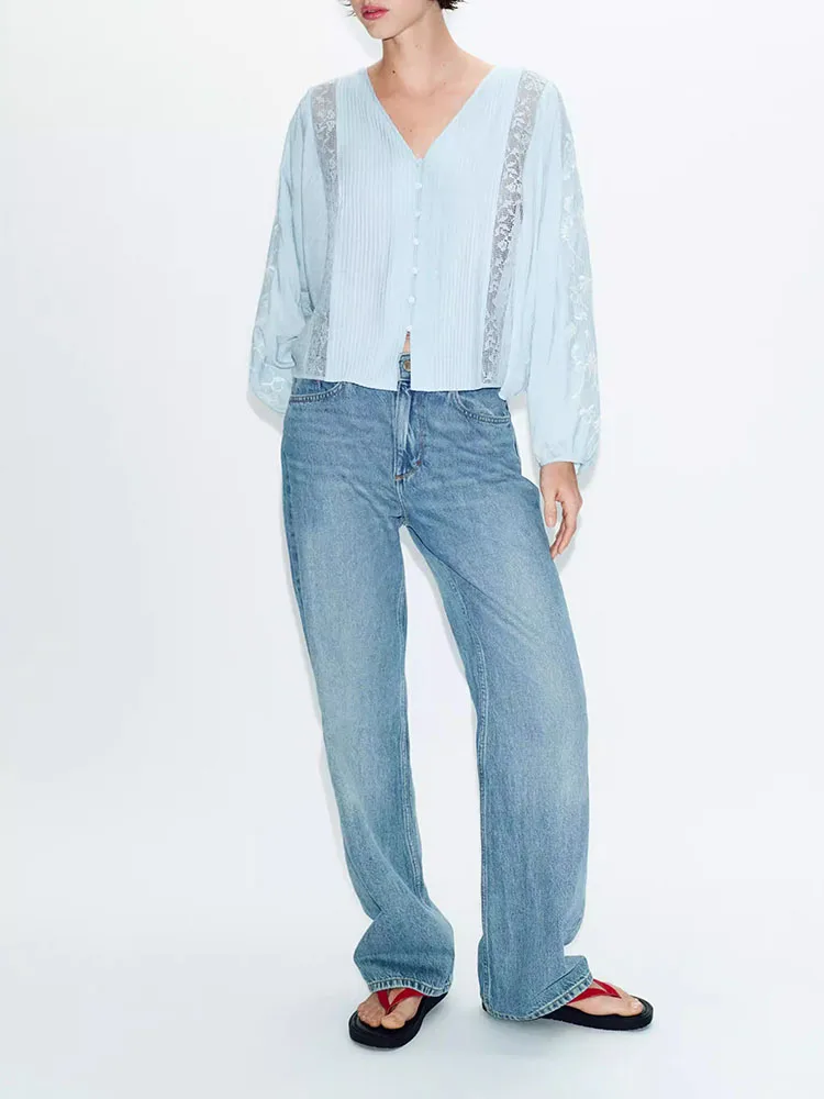 Spring 2026 Women's Sweet Elegant Long Sleeve V-Neck Hollow out Embroidered Shirt Casual Style New Arrival Ladies' Fashion
Spring 2026 Women's Sweet Elegant Long Sleeve V-Neck Hollow out Embroidered Shirt Casual Style New Arrival Ladies' Fashion