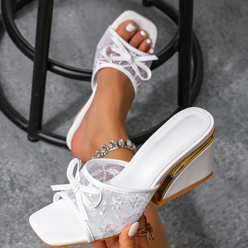 New Plus Size Lace Rhinestone Bow Thin Heel Cool Drag Women Wear Square Toe High Heel Slip Slippers Outside Summer
New Plus Size Lace Rhinestone Bow Thin Heel Cool Drag Women Wear Square Toe High Heel Slip Slippers Outside Summer