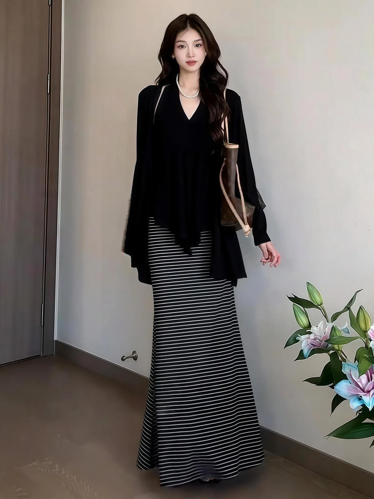 Early Summer Korean Style Women's Pear Body Shape OOTD College Style Loose Feel Skirt Three Piece Set Long Sleeve Stripe Pattern
Early Summer Korean Style Women's Pear Body Shape OOTD College Style Loose Feel Skirt Three Piece Set Long Sleeve Stripe Pattern