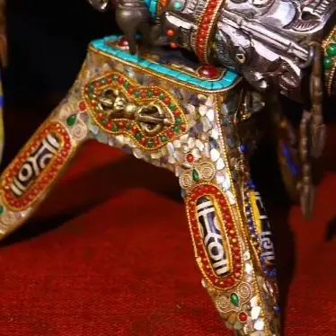 24"Tibetan Temple Collection Old Tiantie Painted Mosaic Gem gZi Beads Shell Skull Three Mahakala Head Dorje Vajra Phurpa Base
24"Tibetan Temple Collection Old Tiantie Painted Mosaic Gem gZi Beads Shell Skull Three Mahakala Head Dorje Vajra Phurpa Base