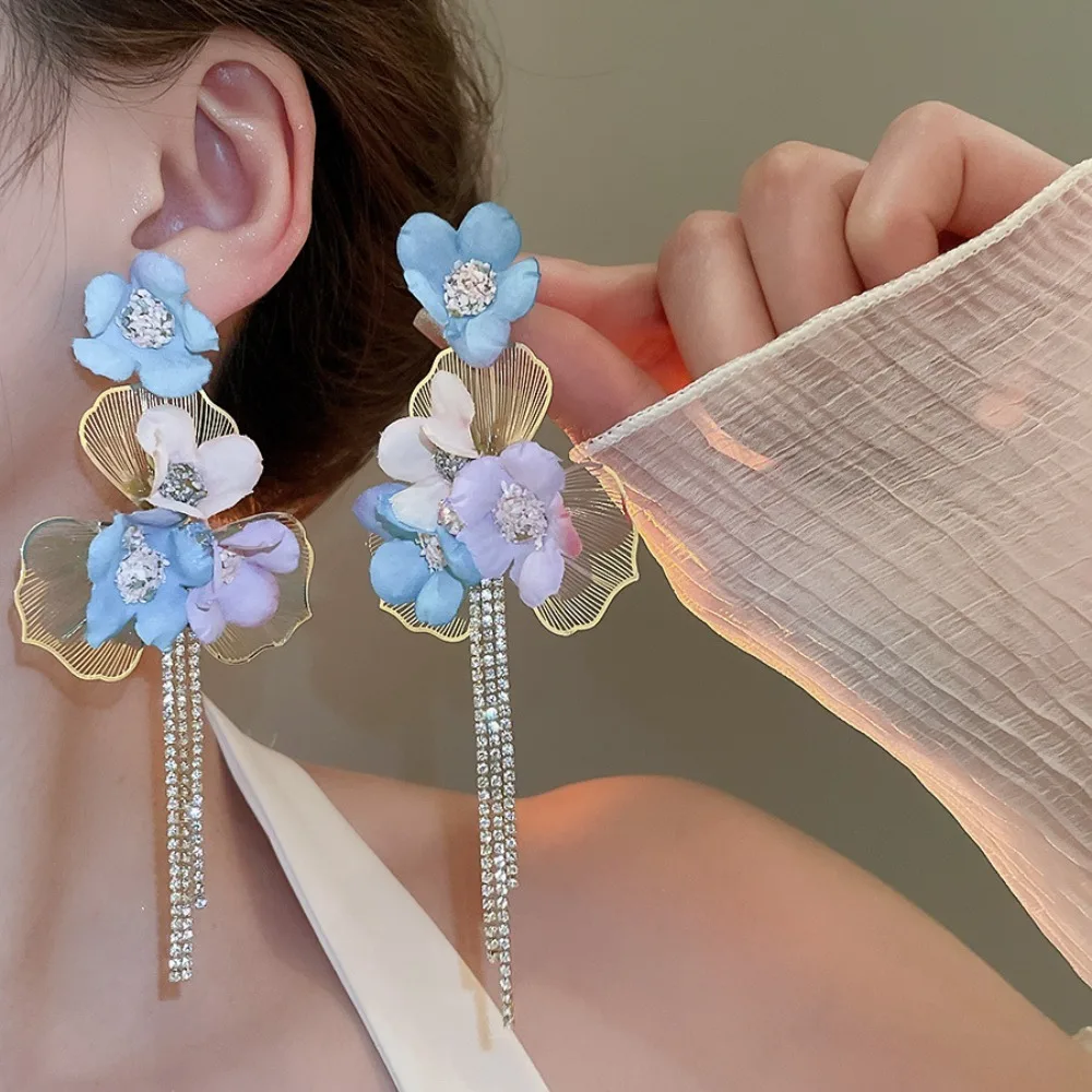 Cute Sweet Flower Dangle Earrings Exaggerated Glass Crystal Petals Tassel Earring French Style Exquisite Women's Jewelry Party
Cute Sweet Flower Dangle Earrings Exaggerated Glass Crystal Petals Tassel Earring French Style Exquisite Women's Jewelry Party