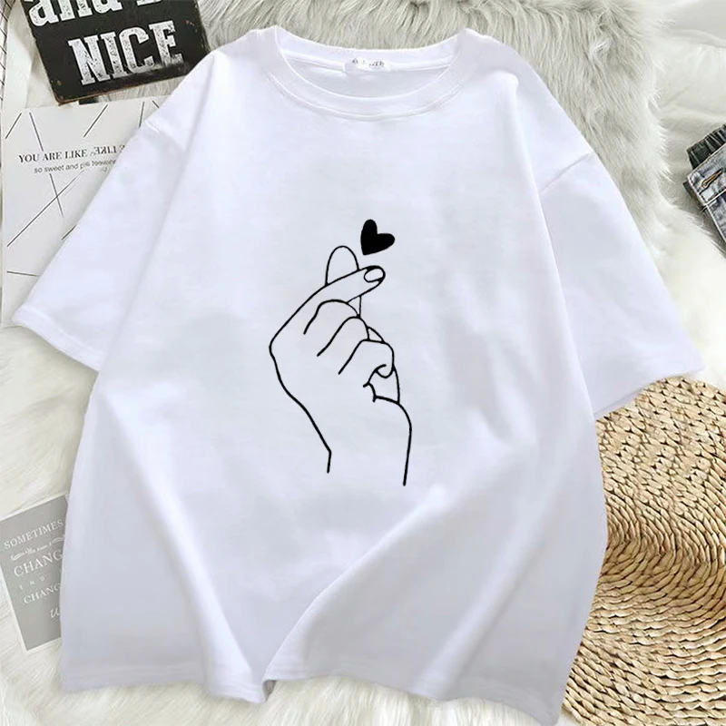 90s Finger Tshirt Heart Print Women's T-Shirt Short Sleeve Crew Neck Casual Top for Summer Spring Clothing Top Tee
90s Finger Tshirt Heart Print Women's T-Shirt Short Sleeve Crew Neck Casual Top for Summer Spring Clothing Top Tee