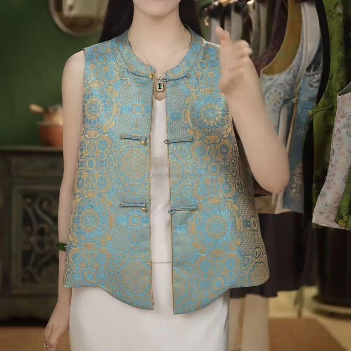 Винтажный роскошный модный темпераментный женский жилет 2025 года, новый жаккардовый жилет с пряжкой в китайском стиле, жаккардовый жилет Advanced Sense
Винтажный роскошный модный темпераментный женский жилет 2025 года, новый жаккардовый жилет с пряжкой в китайском стиле, жаккардовый жилет Advanced Sense