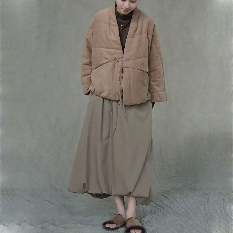 Chinese Hanfu Copper Velvet Lace-Up Thin Quilted Jacket Women's Retro Kimono Cardigan Light Loose Short Coat Autumn Winter
Chinese Hanfu Copper Velvet Lace-Up Thin Quilted Jacket Women's Retro Kimono Cardigan Light Loose Short Coat Autumn Winter