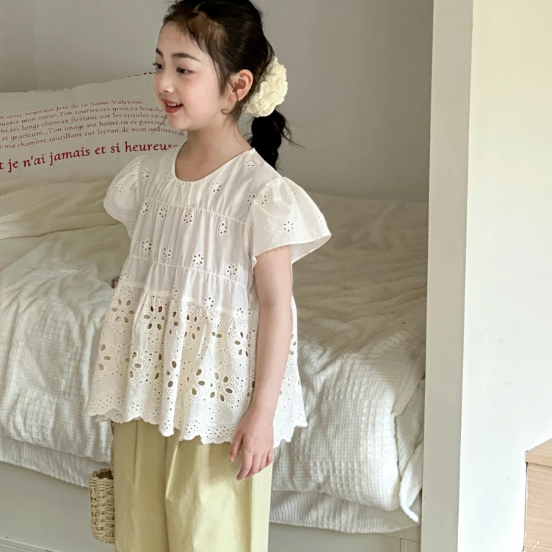 Summer 2025 New Children's Fashionable Thin Cotton Hollow Pattern Refreshing Short Sleeved Doll Shirt
Summer 2025 New Children's Fashionable Thin Cotton Hollow Pattern Refreshing Short Sleeved Doll Shirt
