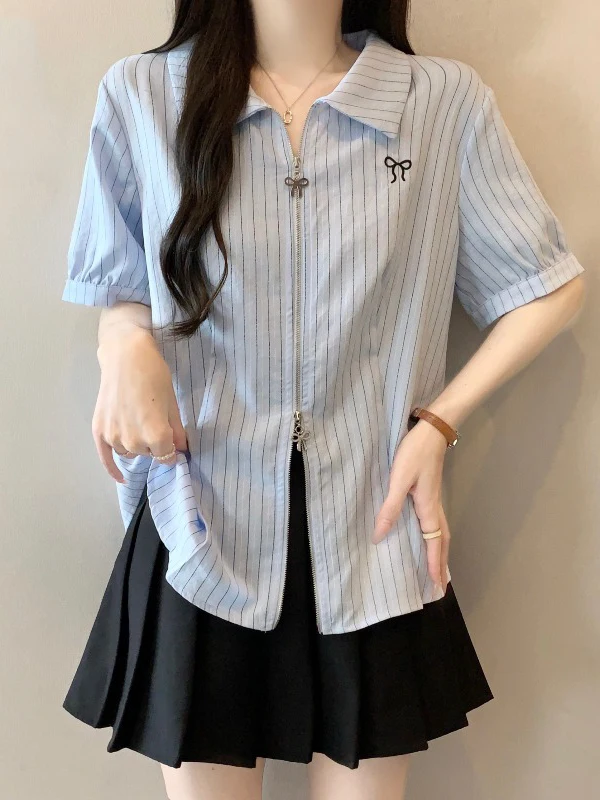 Light Blue Striped Short Sleeve Shirt Women's Summer New plus Size Big Code Double Zipper Anti-Aging Top Korean Style Commute
Light Blue Striped Short Sleeve Shirt Women's Summer New plus Size Big Code Double Zipper Anti-Aging Top Korean Style Commute