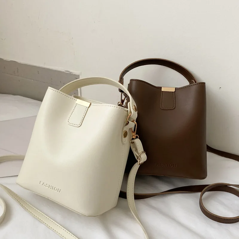 Trendy Bucket Handbag Women's Fashionable New Style Soft Handle Korean Style Casual Magnetic Buckle Small Size PU Leather
Trendy Bucket Handbag Women's Fashionable New Style Soft Handle Korean Style Casual Magnetic Buckle Small Size PU Leather