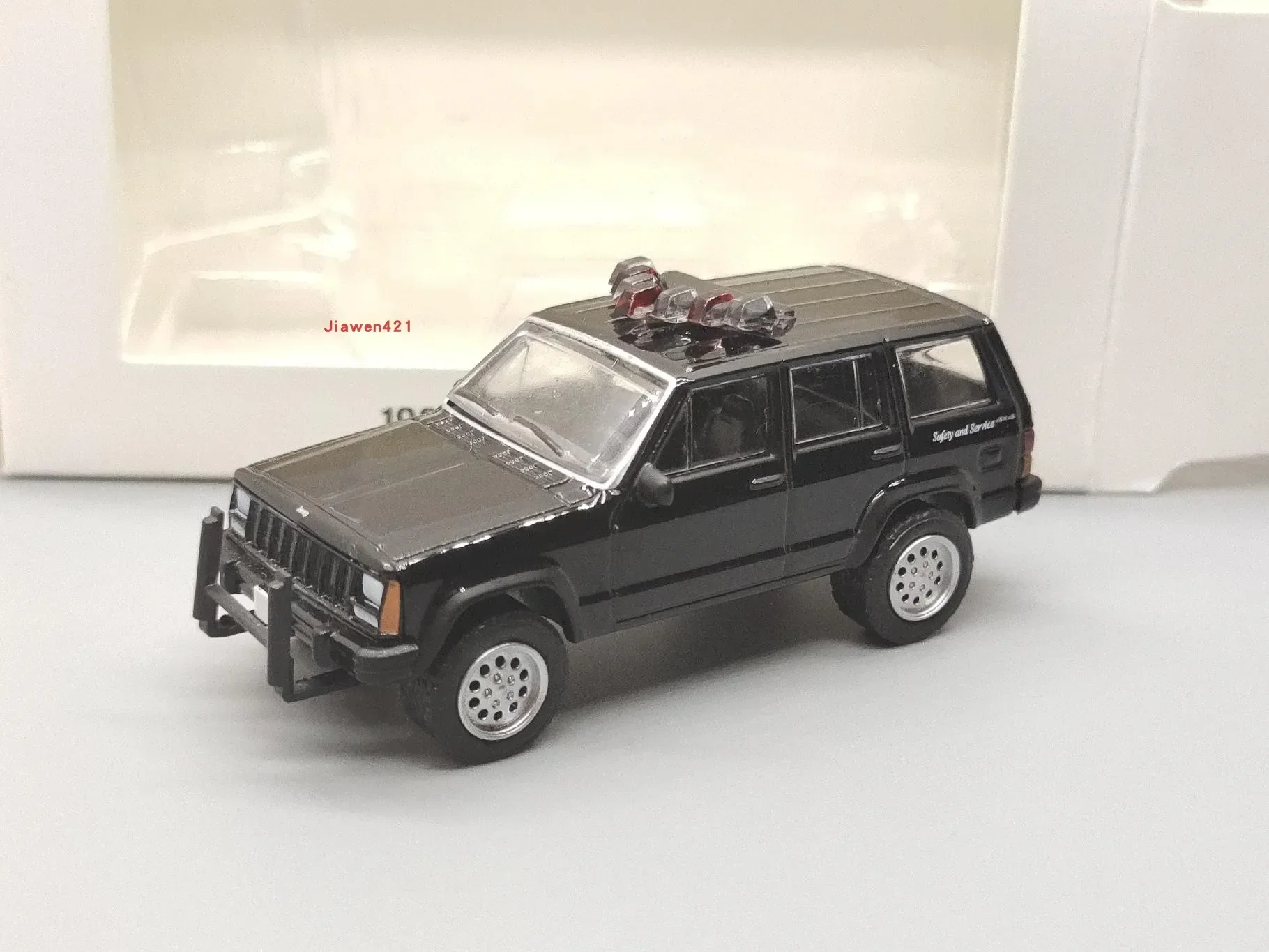 GreenLight 1:64 1993 Cherokee Cherokee Полицейский автомобиль Магазин Владелец Модифицированная версия Модель автомобиля Коллекционная модель автомобиля Игрушка для мальчиков Подарок
GreenLight 1:64 1993 Cherokee Cherokee Полицейский автомобиль Магазин Владелец Модифицированная версия Модель автомобиля Коллекционная модель автомобиля Игрушка для мальчиков Подарок