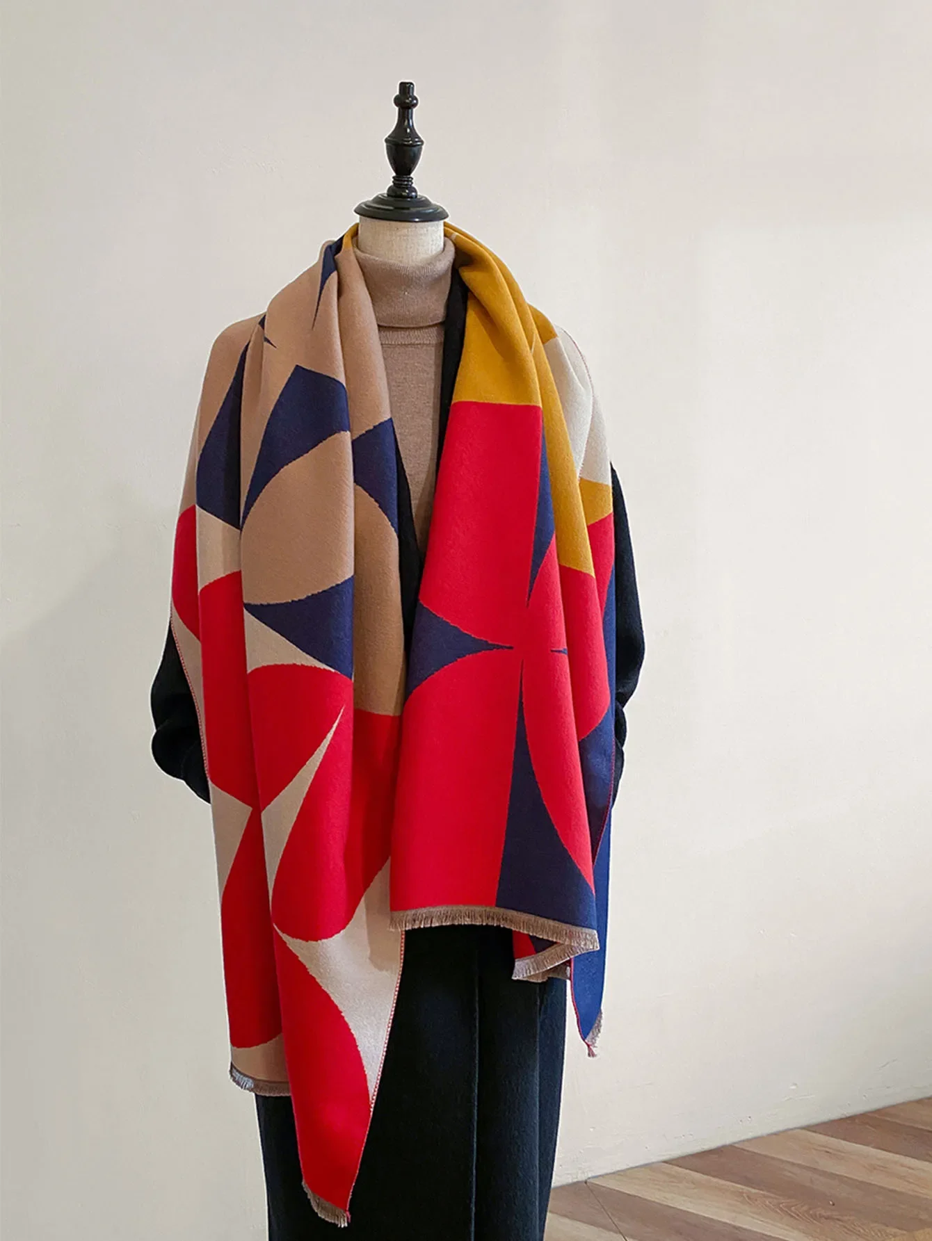 Winter Women's Scarf Luxury Design Double sided Imitation Cashmere Scarf Warm Scarf Shawl 2025 New
Winter Women's Scarf Luxury Design Double sided Imitation Cashmere Scarf Warm Scarf Shawl 2025 New