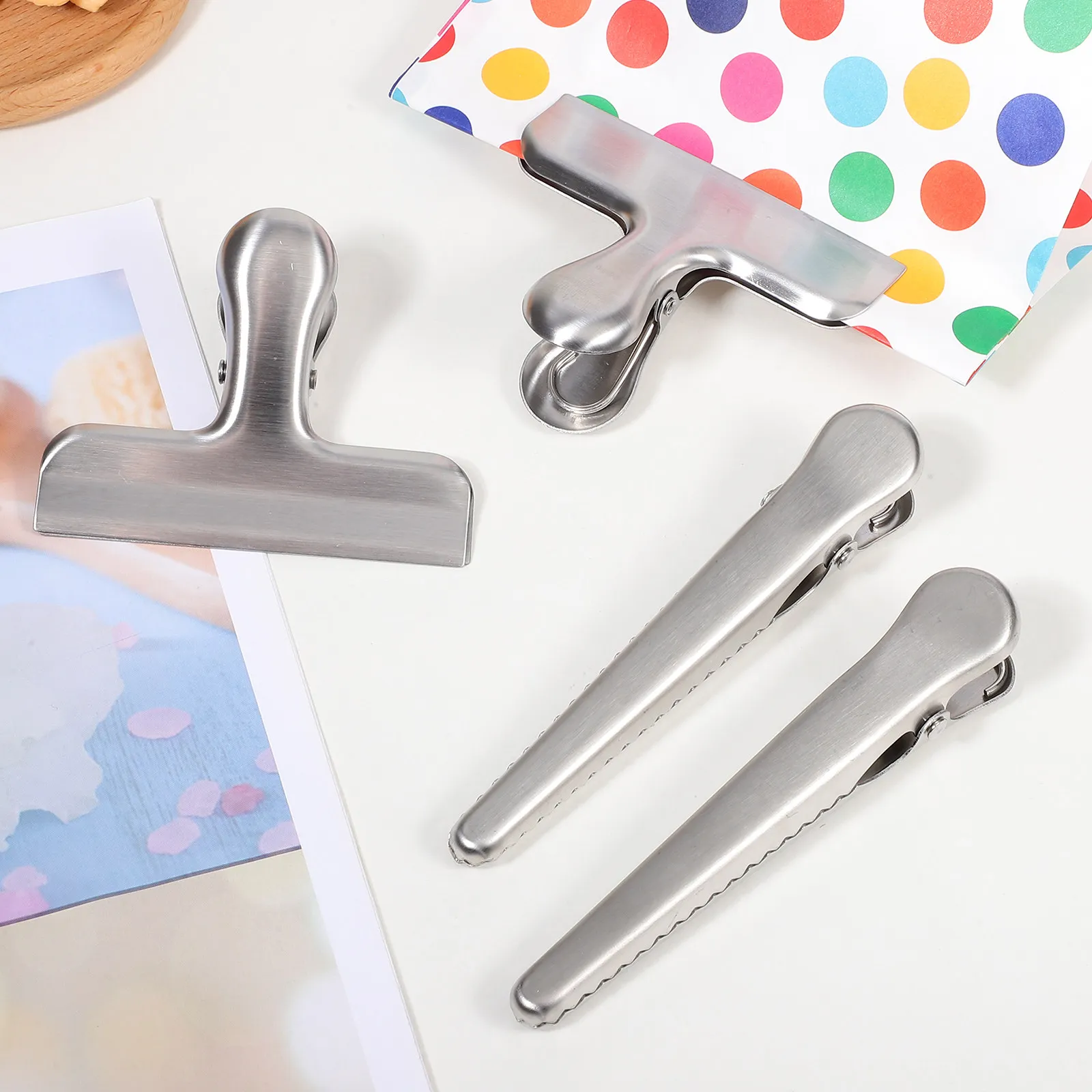 10 шт. многофункциональных зажимов из нержавеющей стали для герметизации пакетов с едой, закусками, замороженными продуктами, маленьких пакетов, а также для крепления билетов
10 шт. многофункциональных зажимов из нержавеющей стали для герметизации пакетов с едой, закусками, замороженными продуктами, маленьких пакетов, а также для крепления билетов