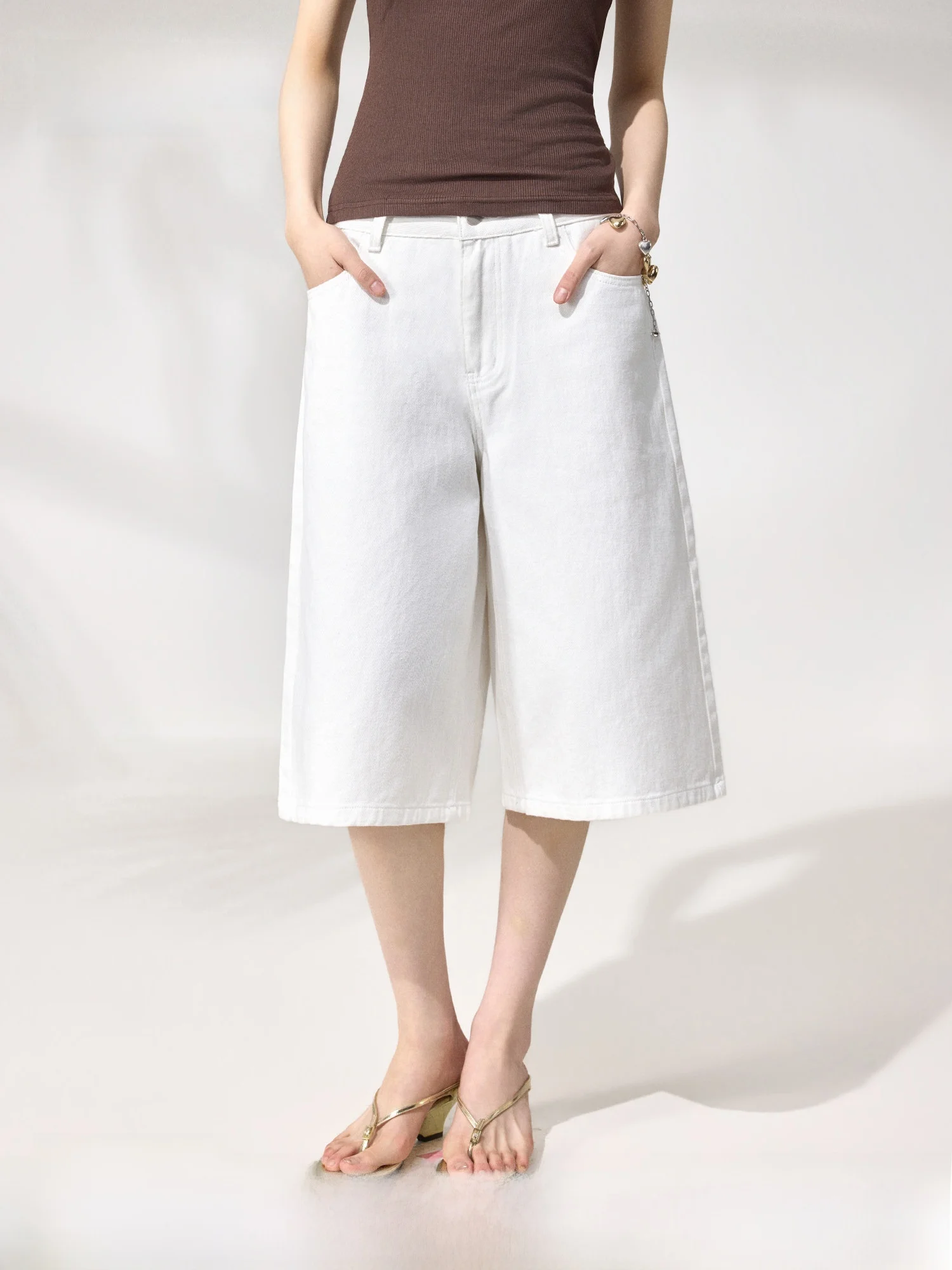White Cotton Wide Leg Pants Women's Summer Casual High Waist Trousers Straight Cut Mid-Length Assorted Sizes by Original Space
White Cotton Wide Leg Pants Women's Summer Casual High Waist Trousers Straight Cut Mid-Length Assorted Sizes by Original Space