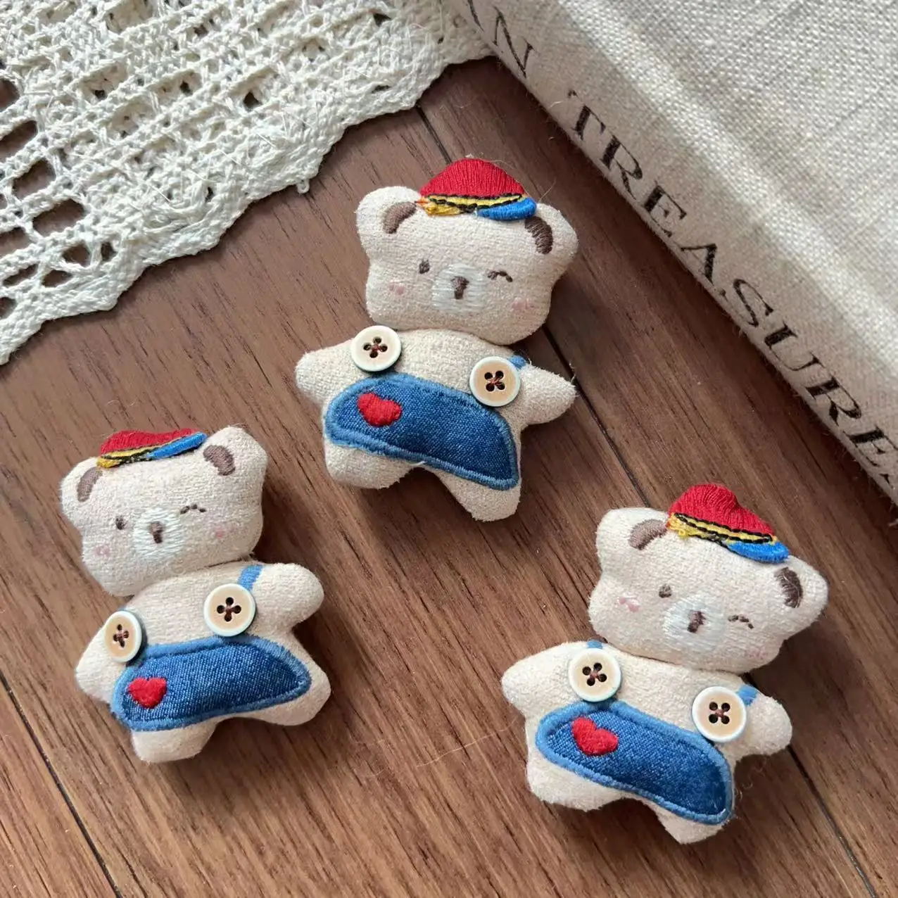 Soft Cotton Hat Bear Brooch Pin DIY Hair Accessory for Shoes Socks Bag Clothing Decoration Handmade Lightweight
Soft Cotton Hat Bear Brooch Pin DIY Hair Accessory for Shoes Socks Bag Clothing Decoration Handmade Lightweight