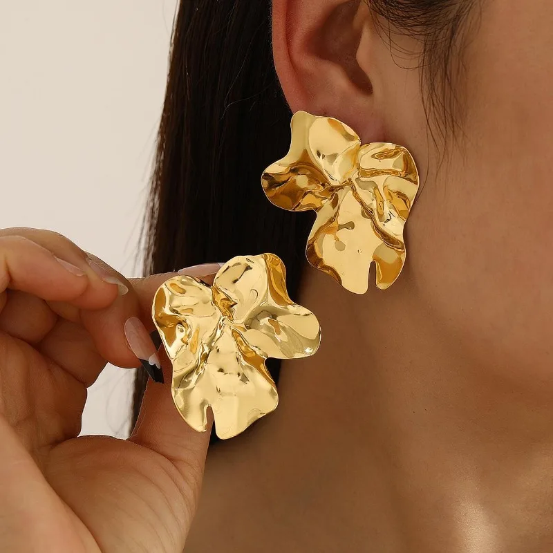 Fashionable Ins Cold Metal Irregular Wrinkle Earrings with Elegant Simplicity Earrings for Women
Fashionable Ins Cold Metal Irregular Wrinkle Earrings with Elegant Simplicity Earrings for Women