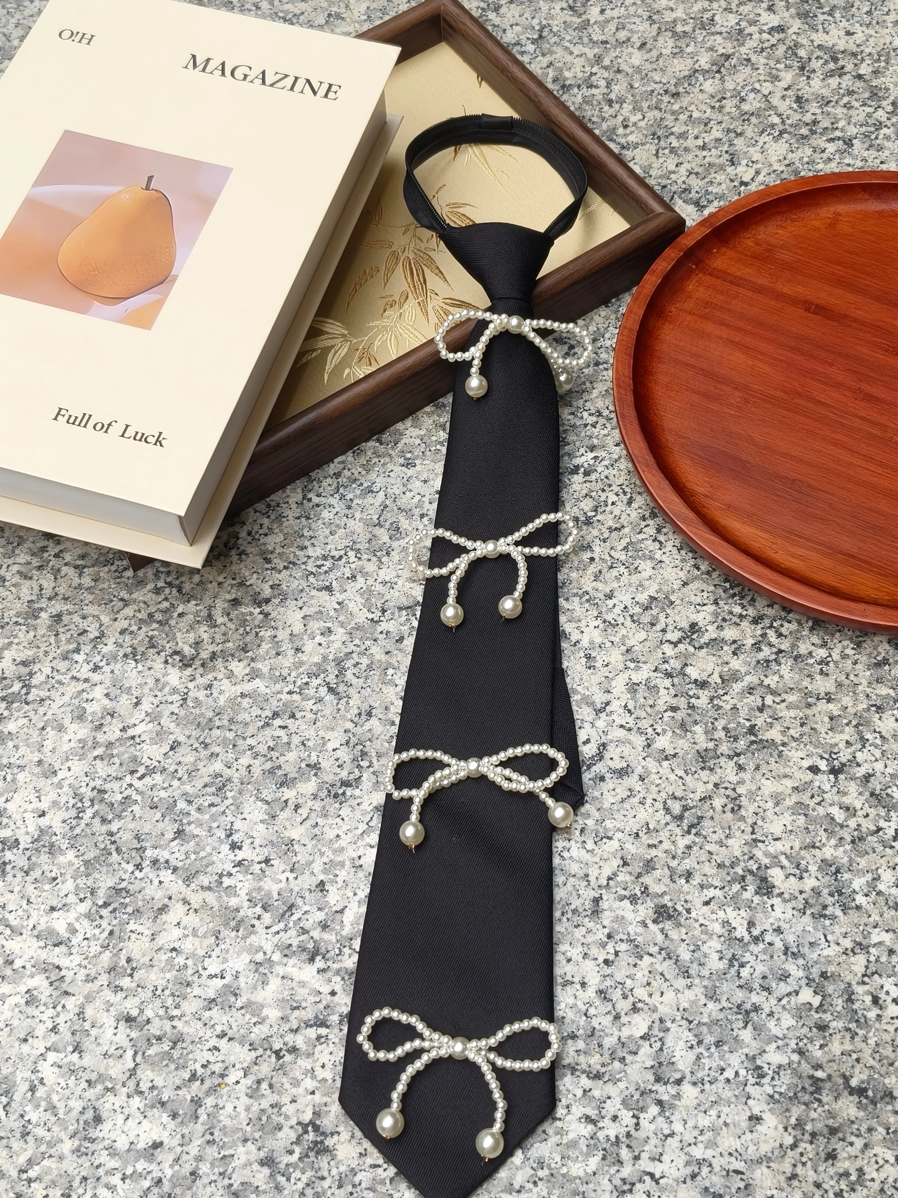 Pearl Bow Tie, No Need to Tie, Black Jk Uniform Accessory, Unique Design Lazy Zipper Tie
Pearl Bow Tie, No Need to Tie, Black Jk Uniform Accessory, Unique Design Lazy Zipper Tie