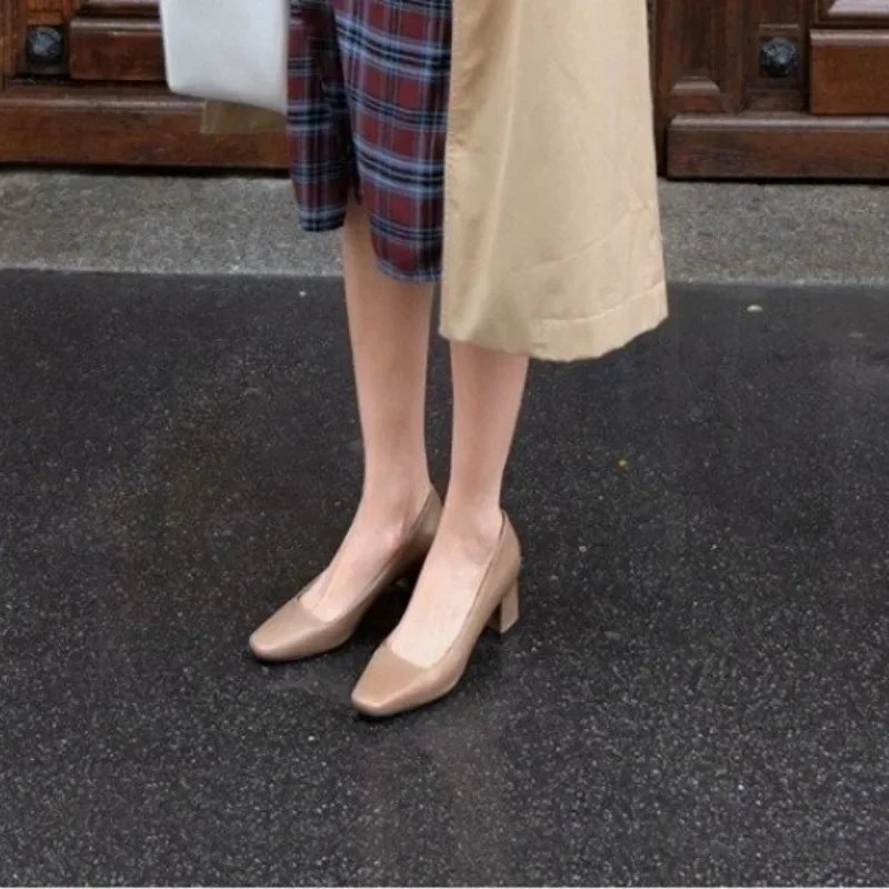 Ladies Shoes 2025 High Quality Shallow Women's High Heels Fashion Square Toe Office and Career New Solid Best Seller High Heels
Ladies Shoes 2025 High Quality Shallow Women's High Heels Fashion Square Toe Office and Career New Solid Best Seller High Heels