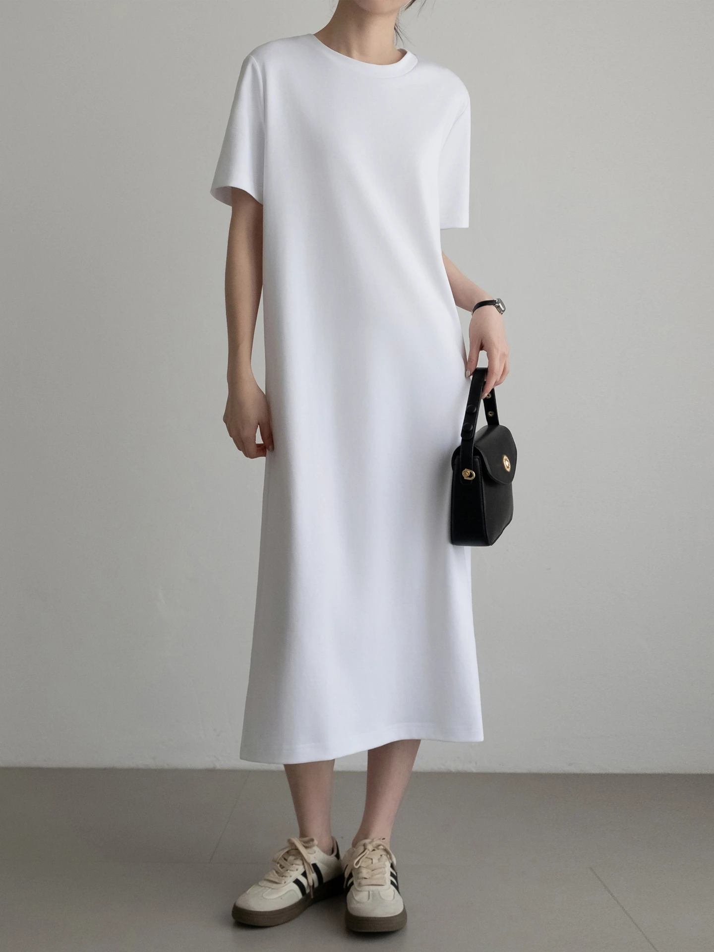 Lazy skirt cotton round neck short sleeved T-shirt long skirt loose casual mid length straight tube dress worn outside
Lazy skirt cotton round neck short sleeved T-shirt long skirt loose casual mid length straight tube dress worn outside